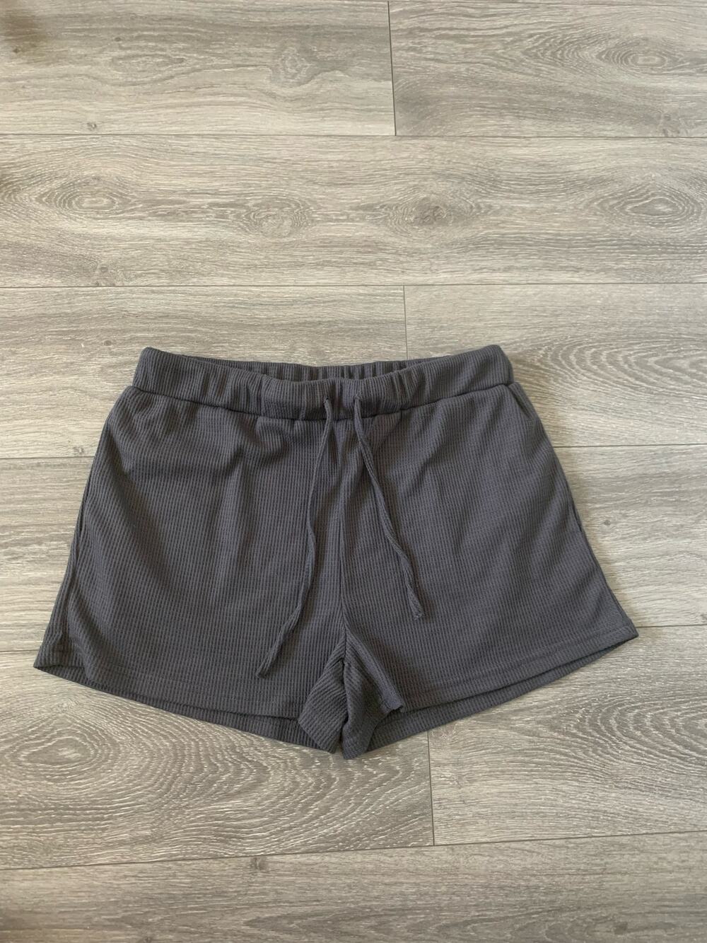Women’s Basic Casual Grey Shorts Size Large